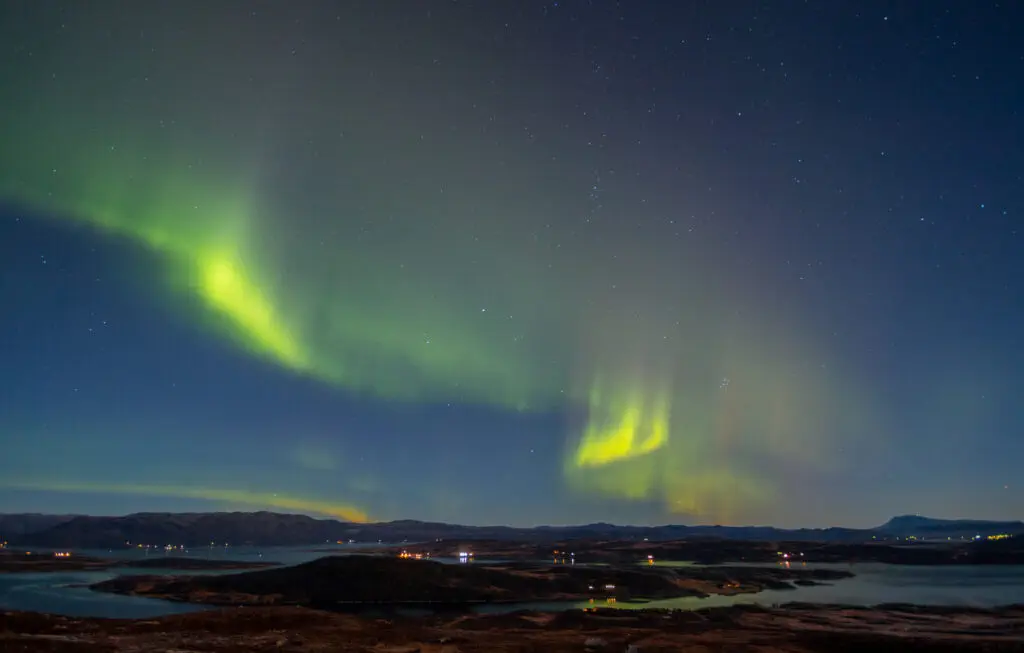 Nordlys fra Falkenuten mot Gaustatoppen