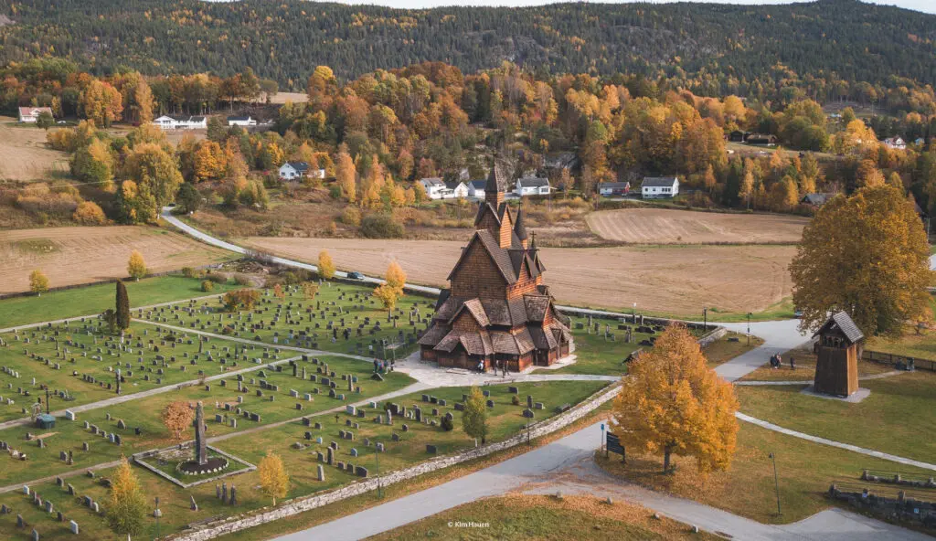 Heddal Stavkirke - Dronebilde - Kim Hauen