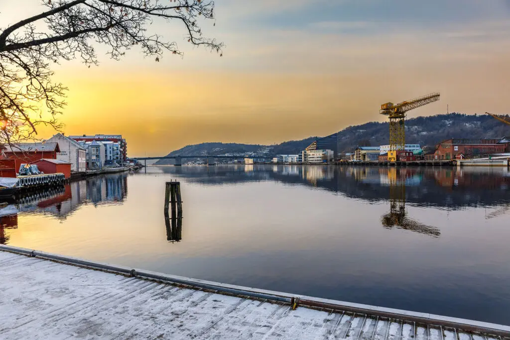 Downtown i Porsgrunn - mot Frednesbrua Liggende