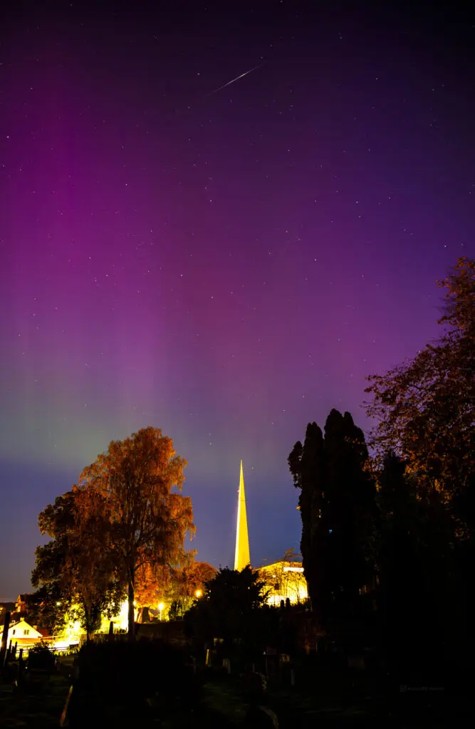 Nordlys over Østre Kirke i Porsgrunn-Kenneth Hauen