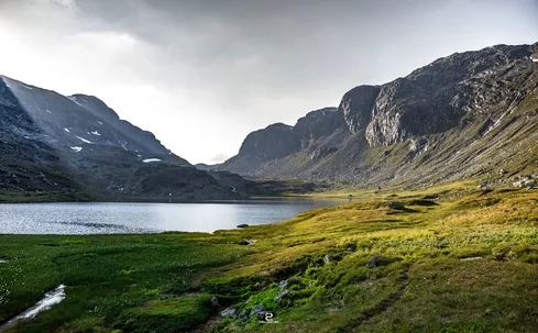 Komposisjon i fotografi: En guide til visuell historiefortelling 24 Bilde fra Haukelifjell, Nupstjørna - Telemark. Bildet er tatt av Kenneth Hauen