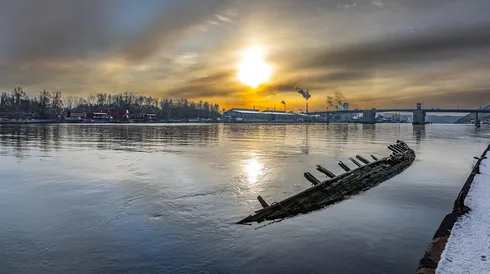 Komposisjon i fotografi: En guide til visuell historiefortelling 14 Porsgrunn Mek mot Frednesbrua
